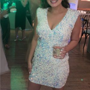 Helsi all sequin bodycon dress with padded shoulders. Like new, size medium.